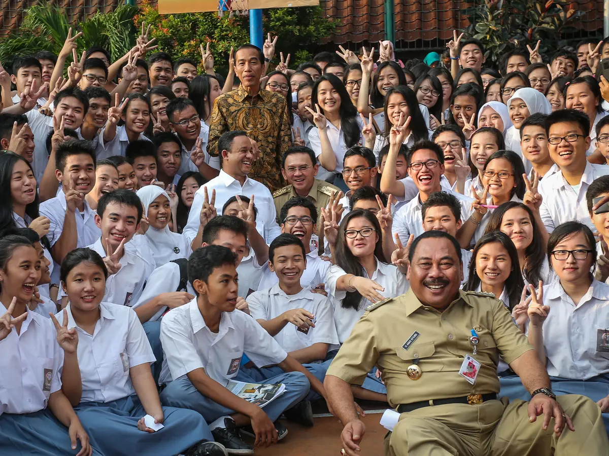 8 Hari Jelang Lengser, Jokowi Nostalgia ke Sekolah SD-SMA